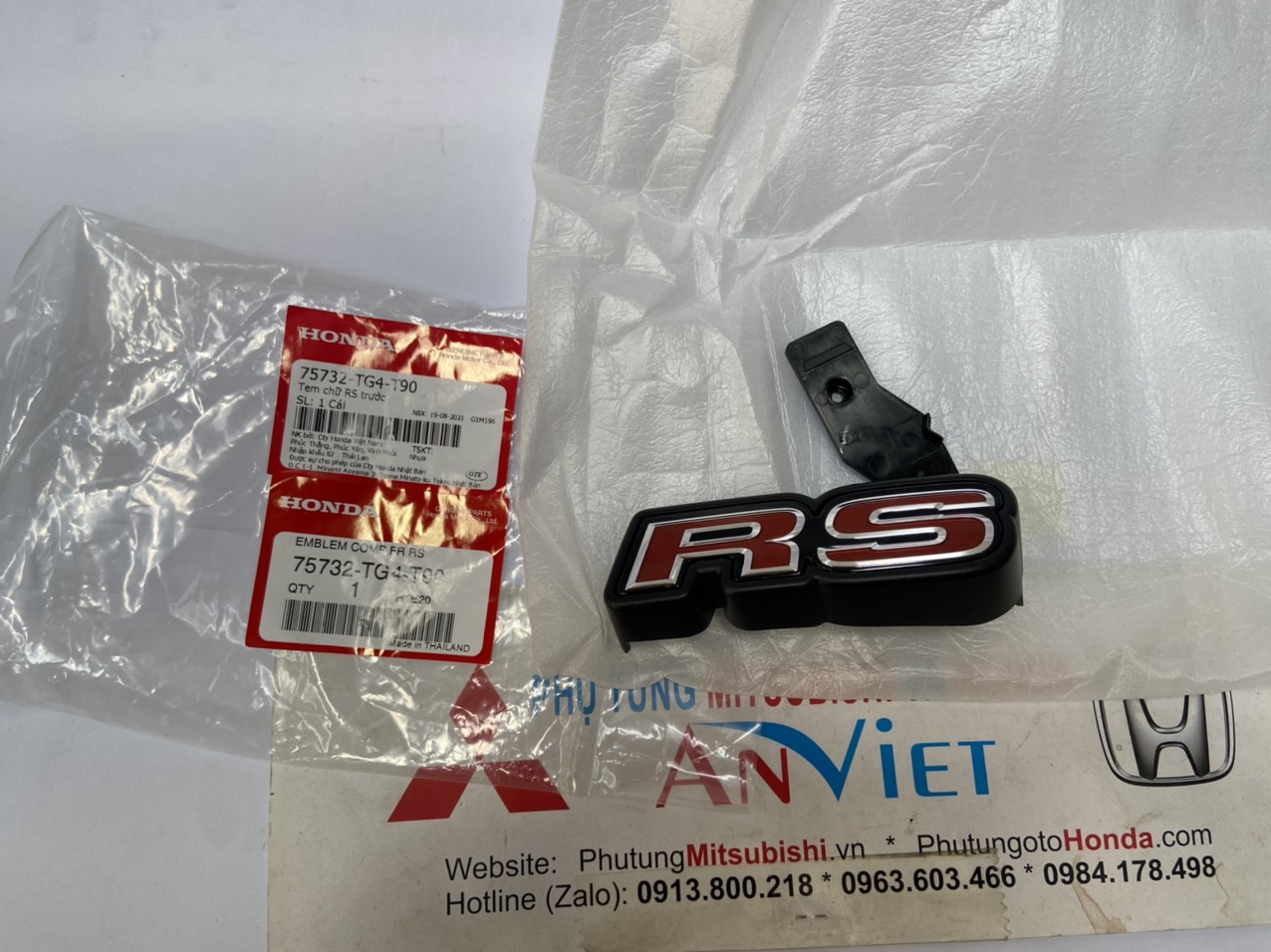 Chữ RS xe Honda Brio